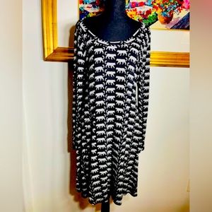 Soft and comfy KAREN KANE knit dress. Animal print. Black and white. Size XL
